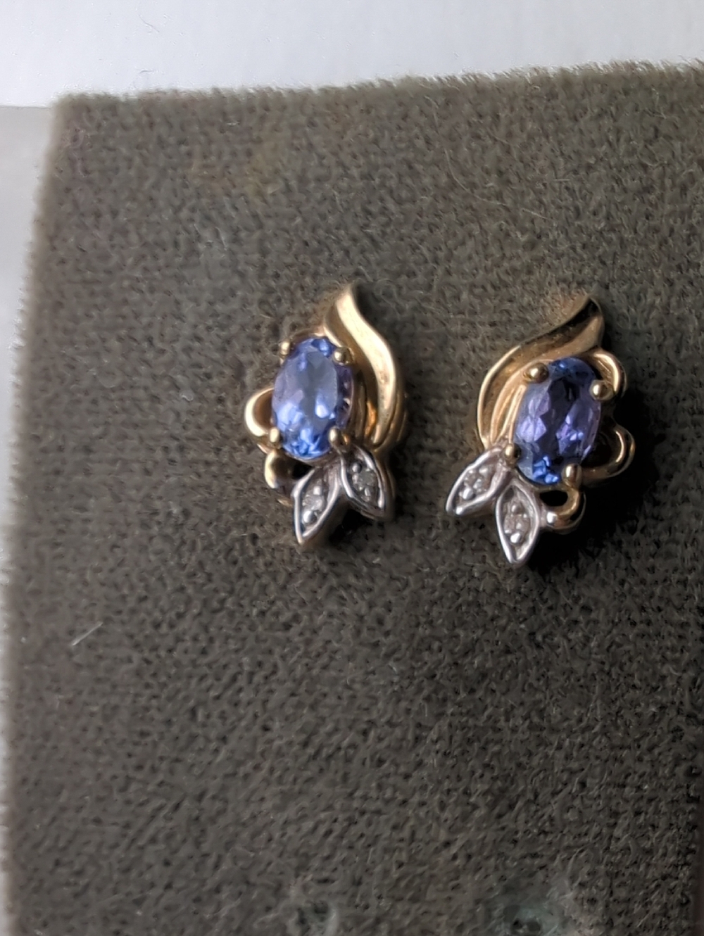 Tananite And Diamond Stud Earrings 14k Gold